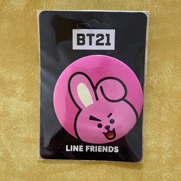 BT21 Full Set of Character Buttons/Pins - Picture 8 of 9